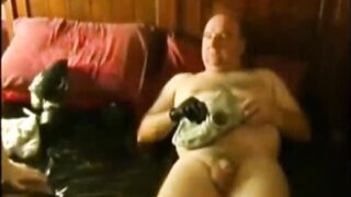 Watch this hot mature babe in lingerie get her big ass pounded by a guy while he watches on webcam